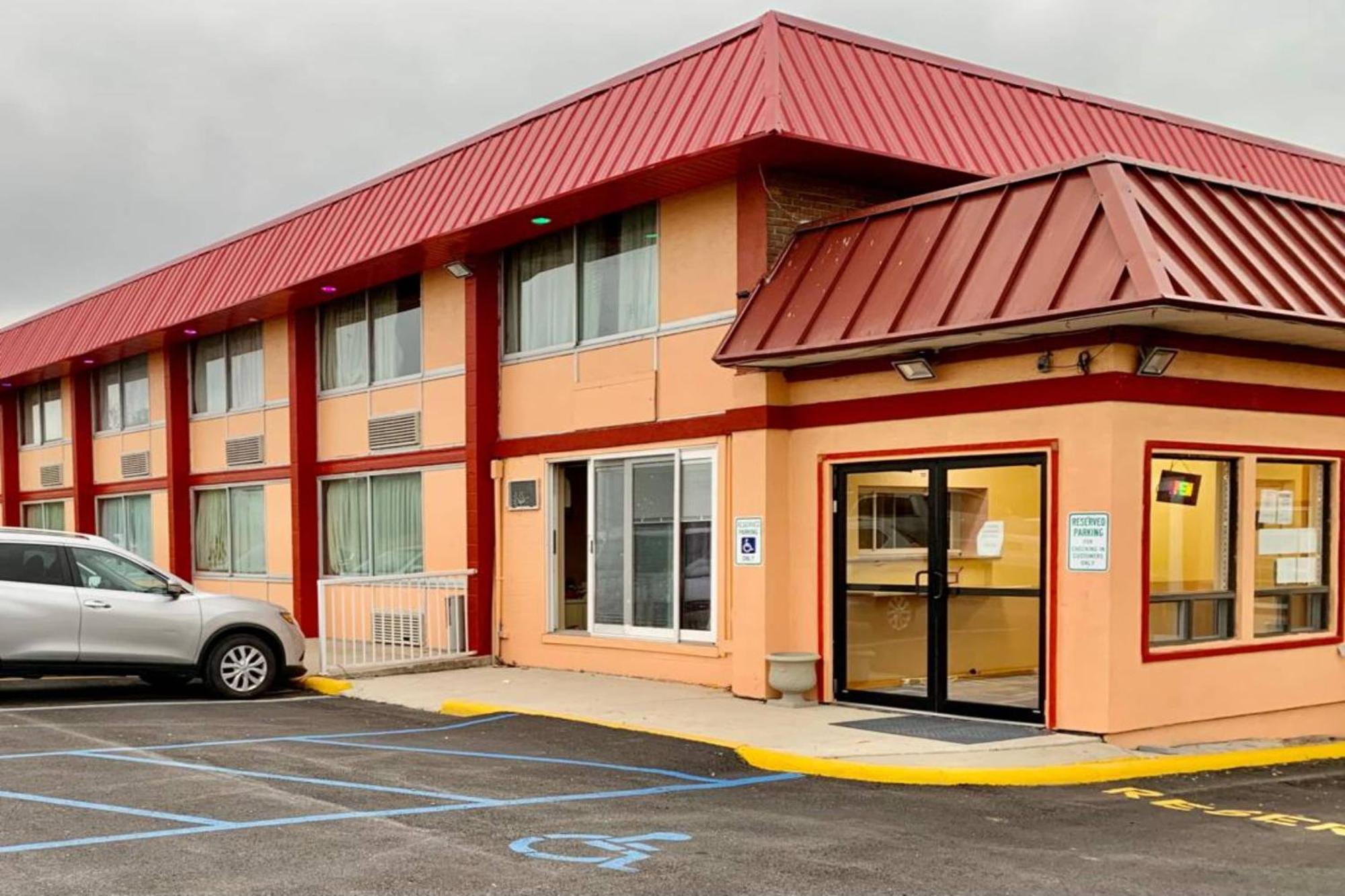 Red Carpet Inn & Suites Lima -Listing Partner Exterior foto
